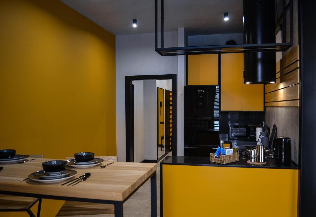 Kostjukowski brand-new apart-hotel Lwów Zewnętrze zdjęcie