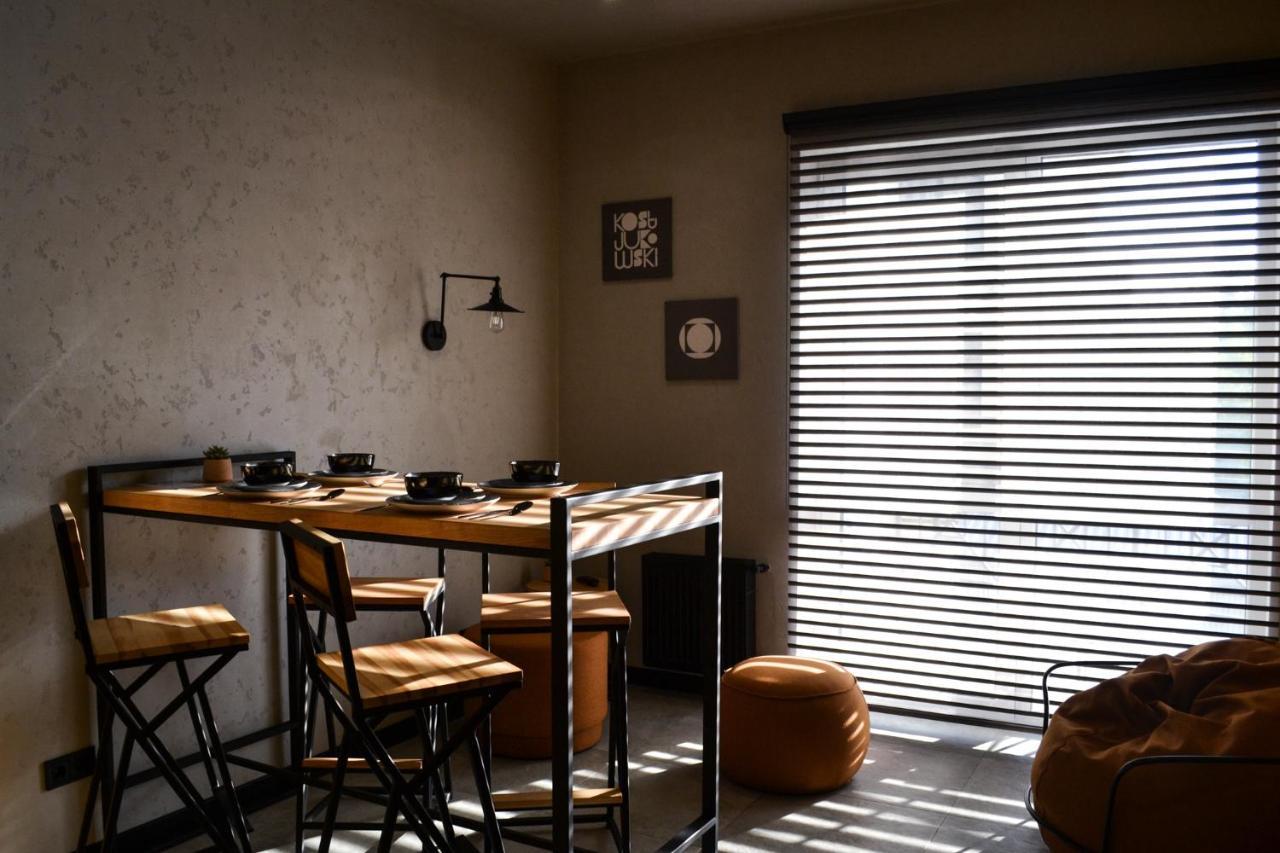 Kostjukowski brand-new apart-hotel Lwów Zewnętrze zdjęcie