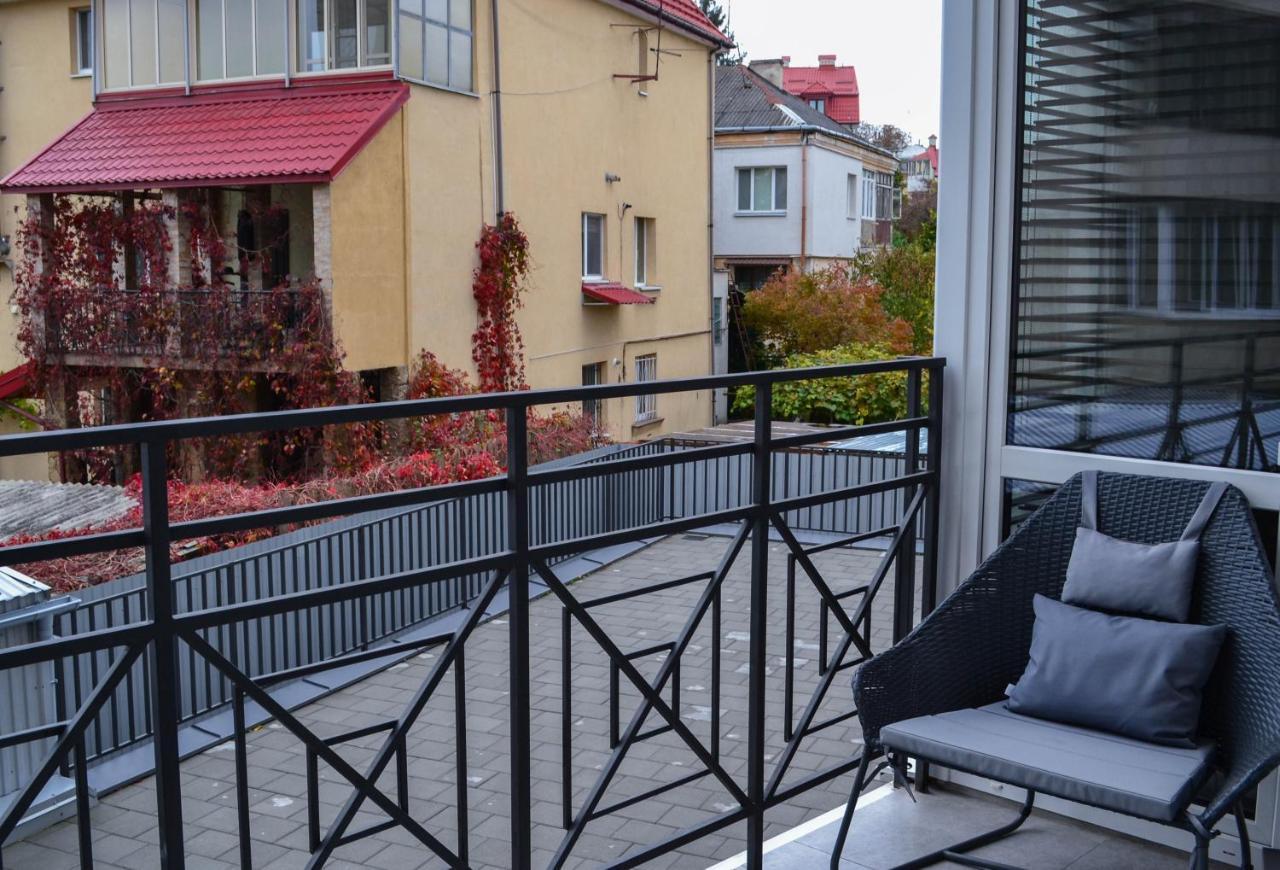 Kostjukowski brand-new apart-hotel Lwów Zewnętrze zdjęcie
